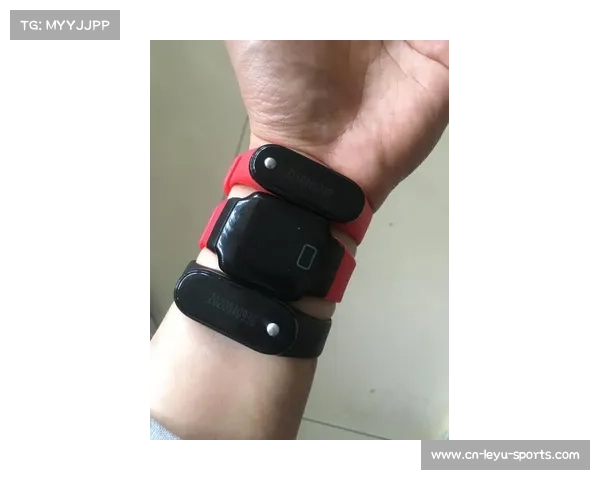 深圳青少年赛引入防暑黑科技 球员佩戴体温监测手环保障健康参赛 深圳青少年赛引入防暑黑科技 球员佩戴体温监测手环保障健康参赛