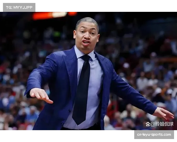 泰伦卢透露快船季前赛轮换计划称主力球员状态出色球队备战顺利